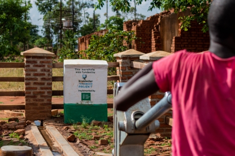 Trinkwasser-Projekt: Krombacher plant weitere Brunnen in Kenia und Malawi -